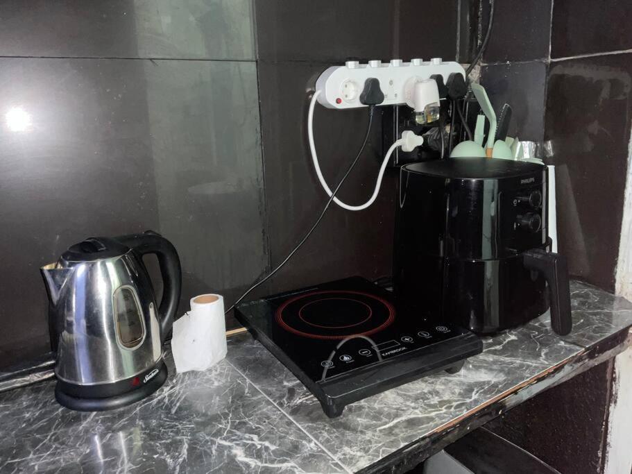อุปกรณ์ชงชาและกาแฟของ Bachelor Pad Rondebosch Self Catering
