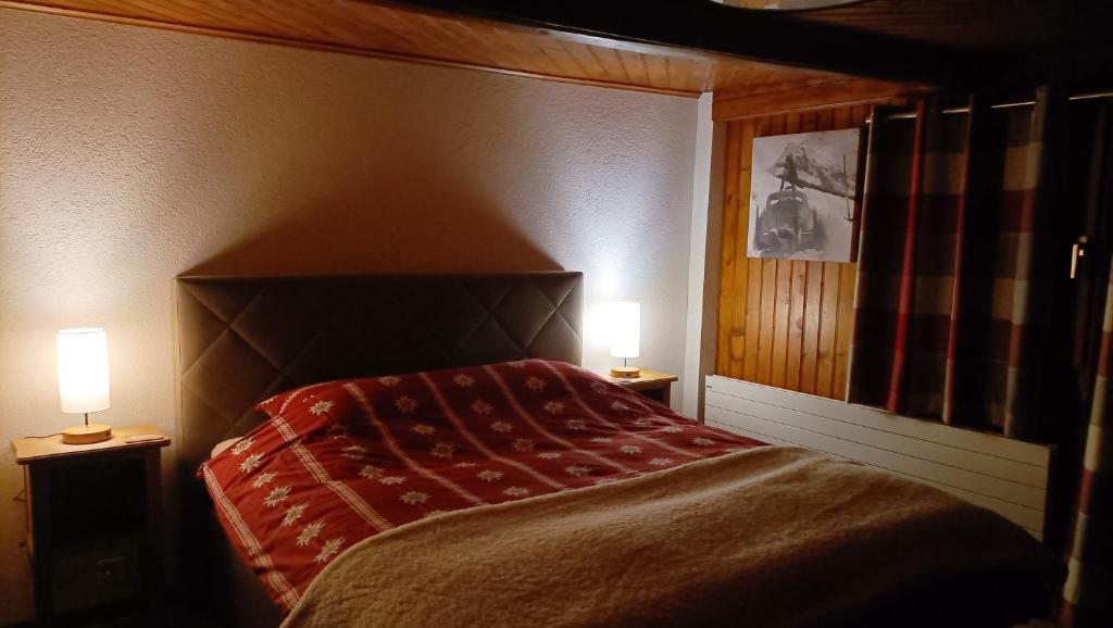 Postel nebo postele na pokoji v ubytování The Raven B&B