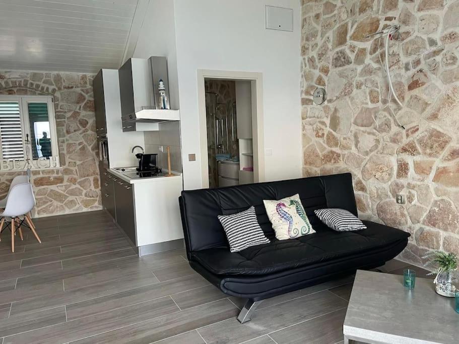 Kuchyň nebo kuchyňský kout v ubytování Villa Ocean View of Kali - Erste Meerreihe mit Pool