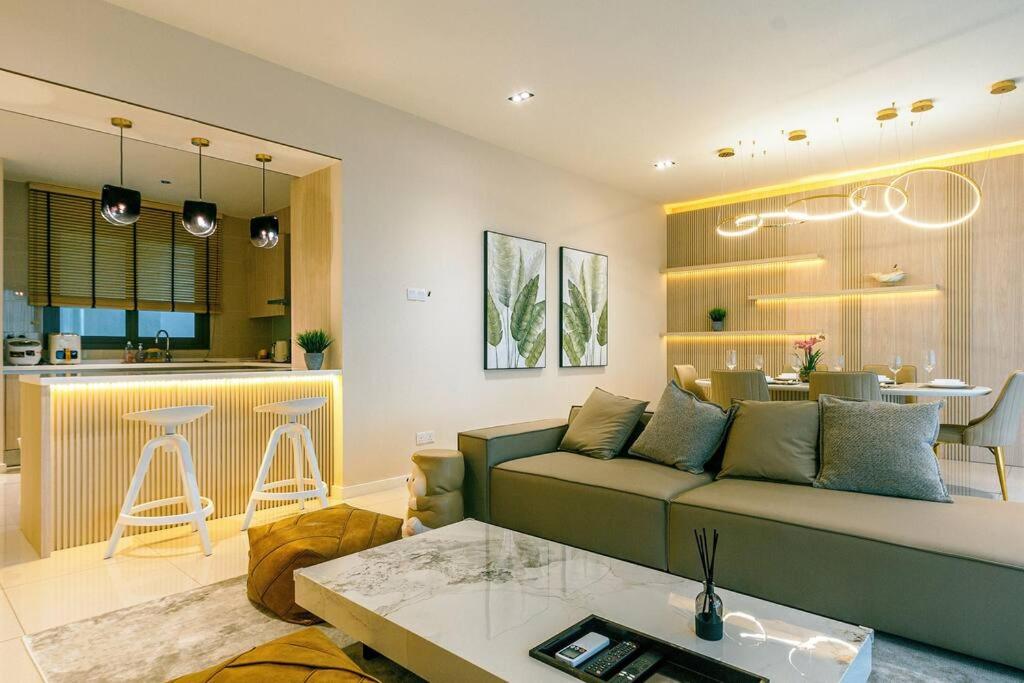 Iskandar Residence in Medini City的休息区