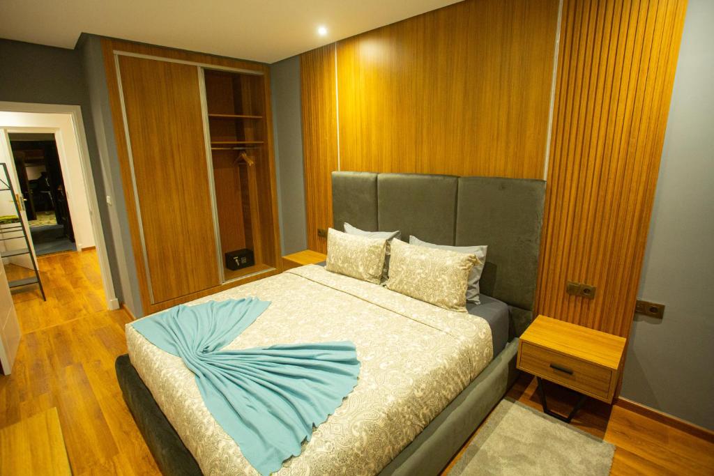 Postel nebo postele na pokoji v ubytování ABM house