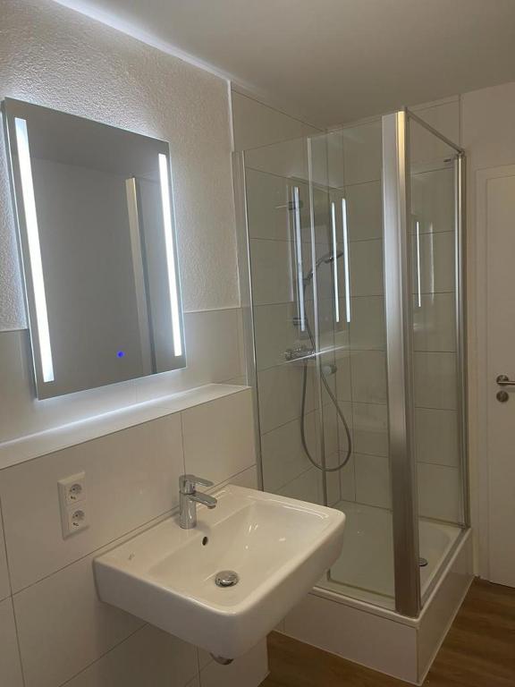 Vannituba majutusasutuses Hotel Weibertreu