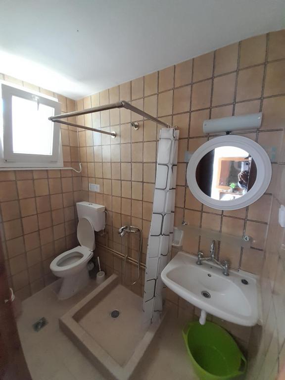 Koupelna v ubytování Sidari Studios