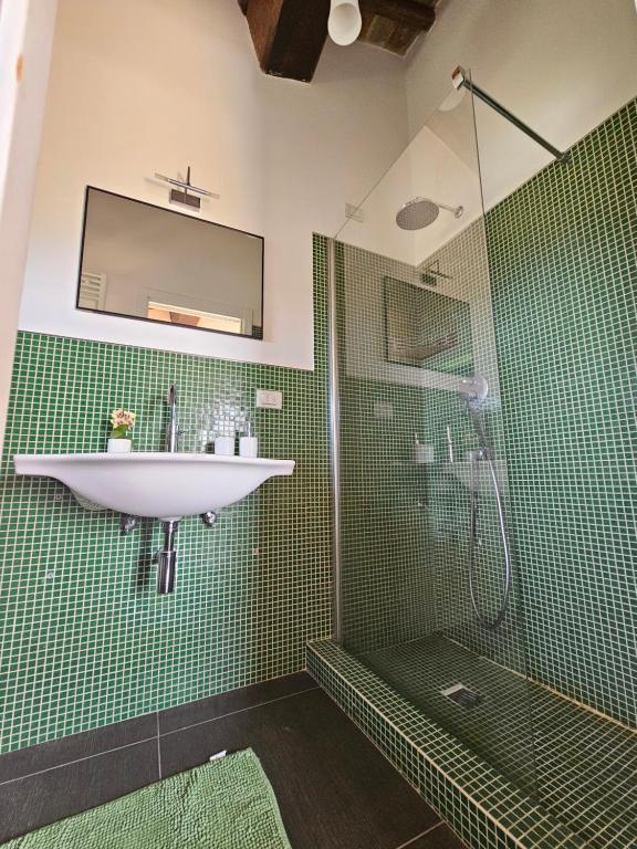 A bathroom at Villa delle lucciole