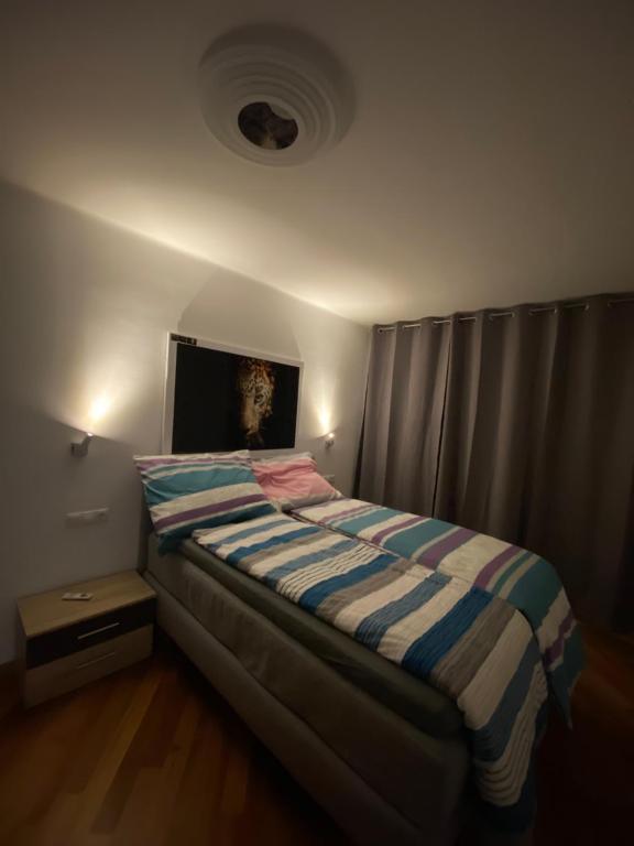 Ένα ή περισσότερα κρεβάτια σε δωμάτιο στο NeicApartmentLandskron 1010