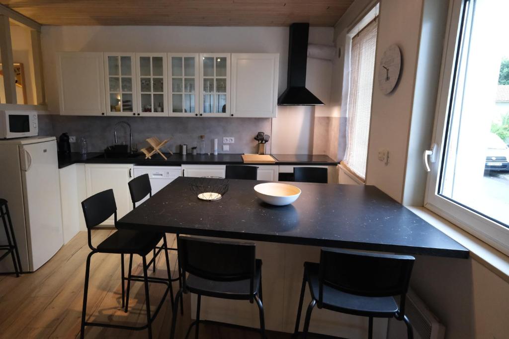 A cozinha ou cozinha compacta de Agréable appartement rénové pour 6 à Capbreton