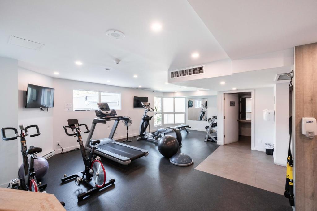 Fitness centrum a/nebo fitness zařízení v ubytování Le Chamois by Outpost Whistler