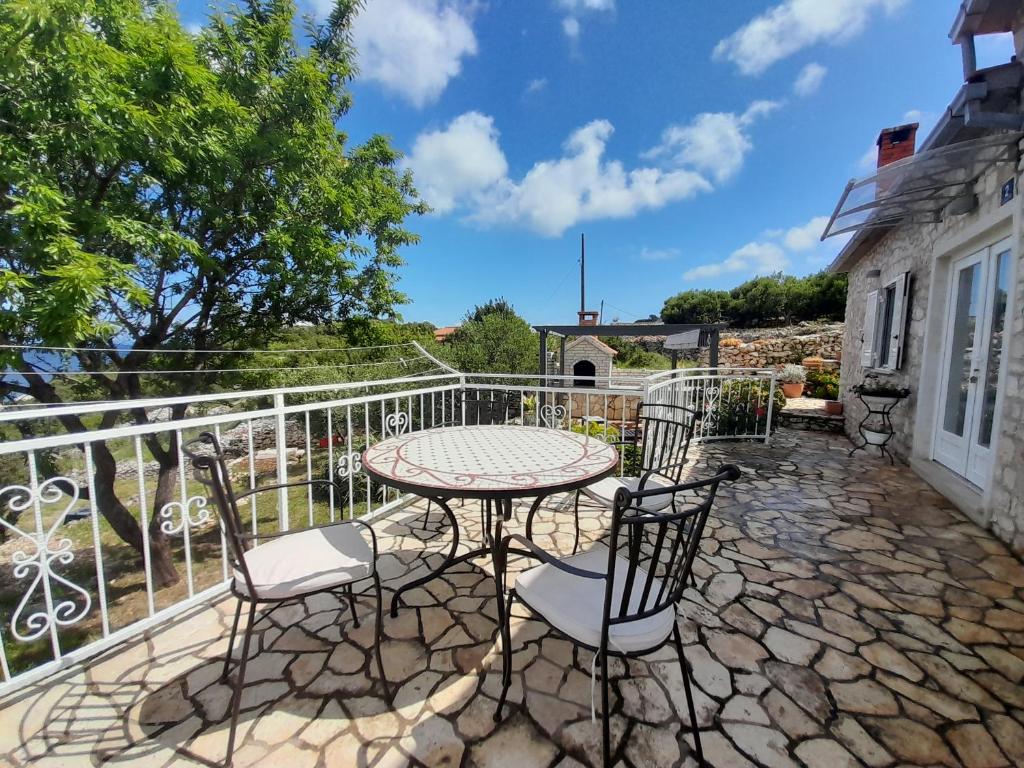 Balkón nebo terasa v ubytování Moja posebna kuća na osami kraj mora