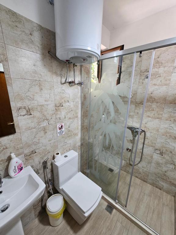 Uma casa de banho em Apartment Koka