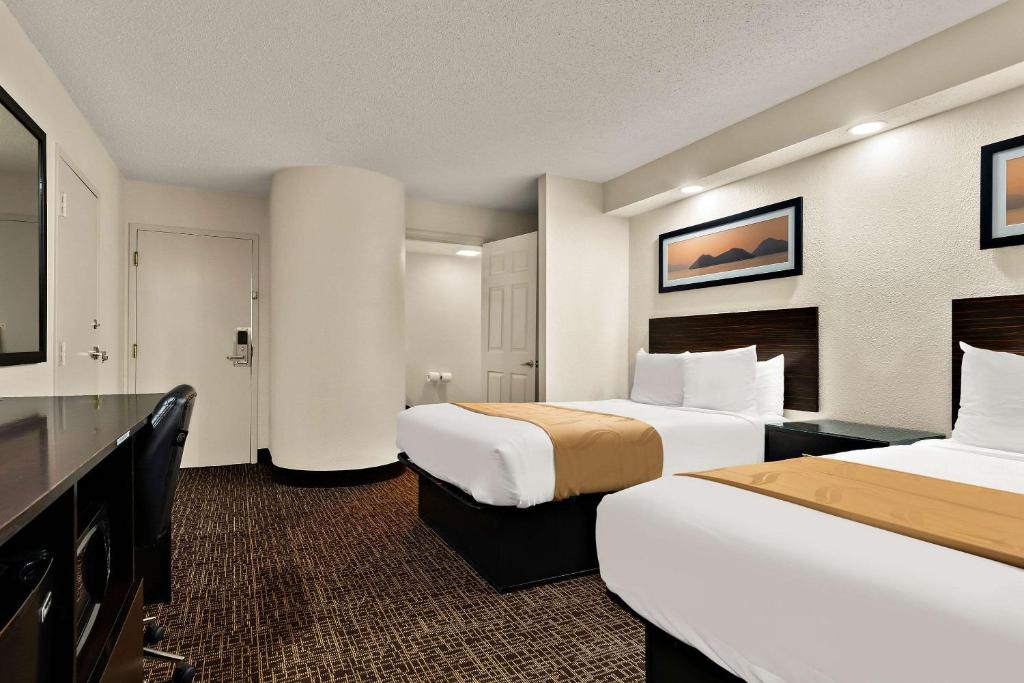 Quality Inn Memphis Northeast near I-40 - Queen Room With Two Queen Beds - Non-Smoking