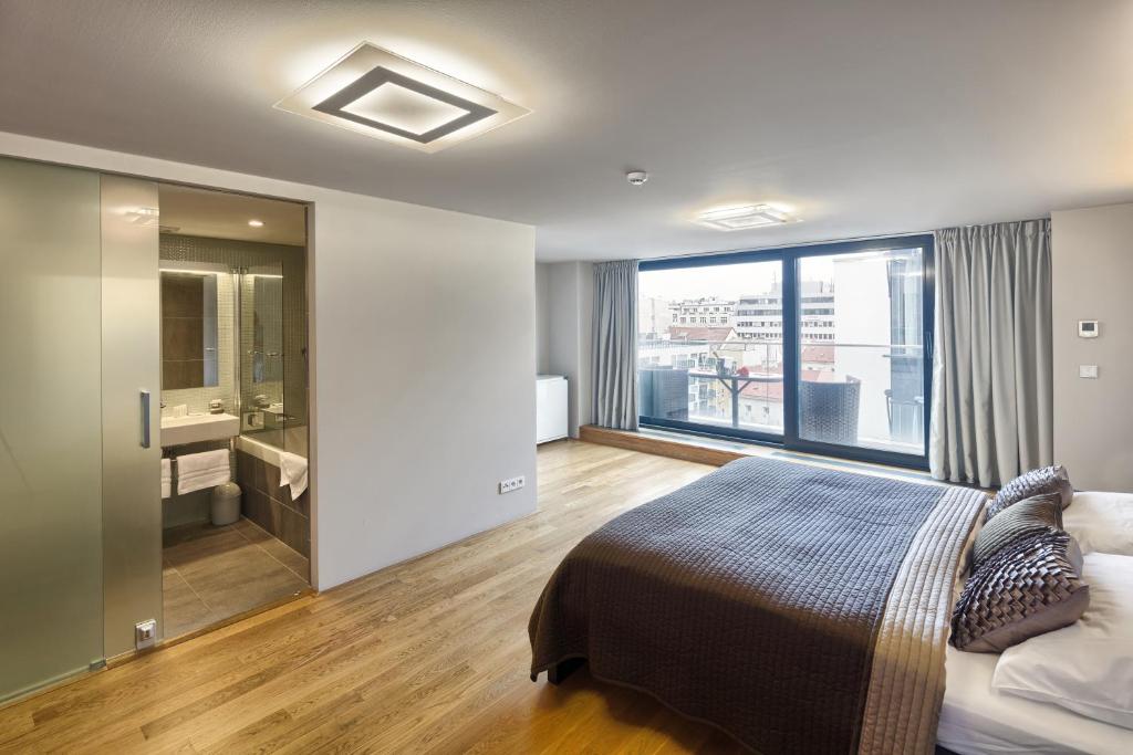 Karlin Residence by TKC - Suite Dúplex Con Terraza