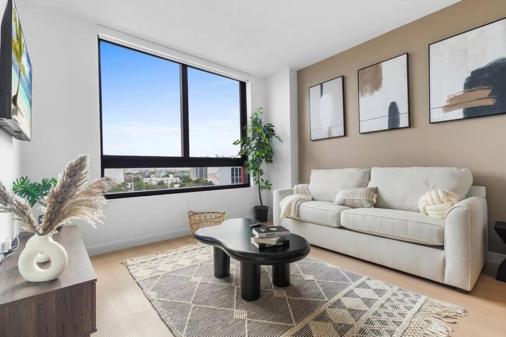 Modern Marvels 3rd Floor Waterfront Drive Penthouse, London (updated ...