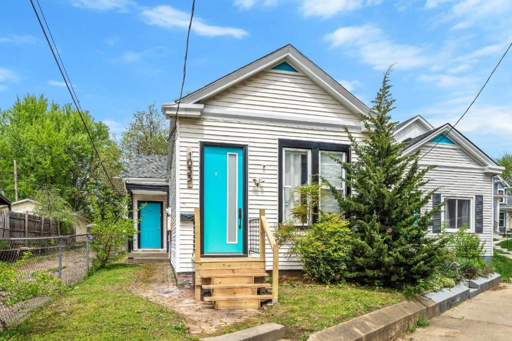 Charming Home Near Louisville's Popular Spots, Louisville (updated ...