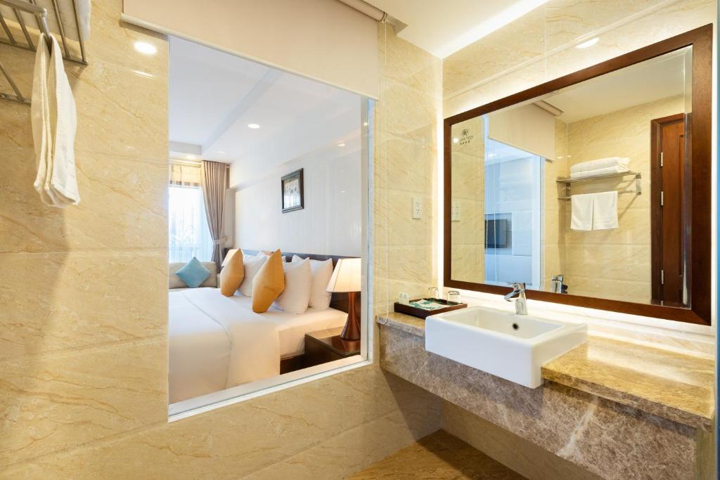 Superior Double Room with City View