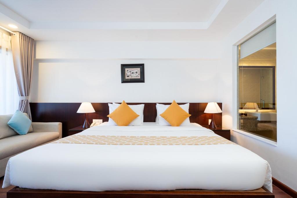 Superior Double Room with City View