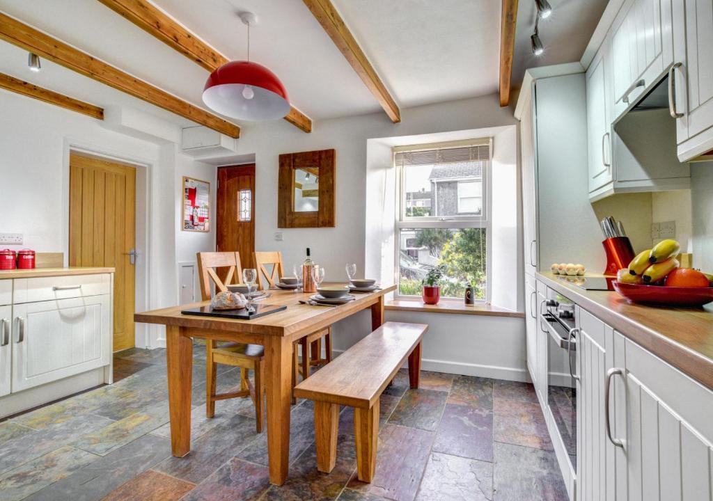 Merrilee, Porthleven (updated prices 2024)