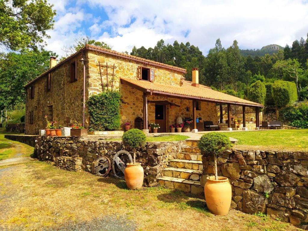 Το κτήριο όπου στεγάζεται  the country house