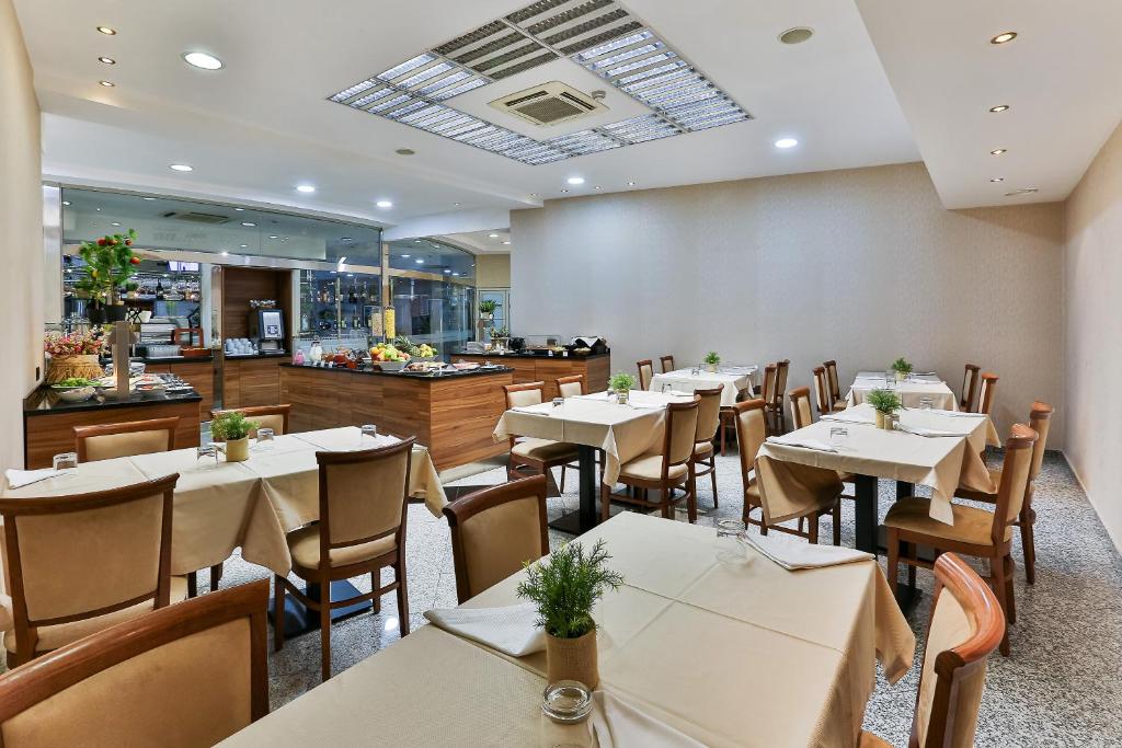 Restaurace v ubytování Kings Park Hotel