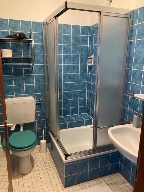 Koupelna v ubytování Gasthof Walhalja