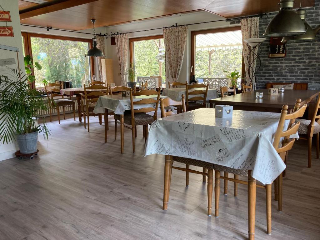 Restaurace v ubytování Gasthof Walhalja