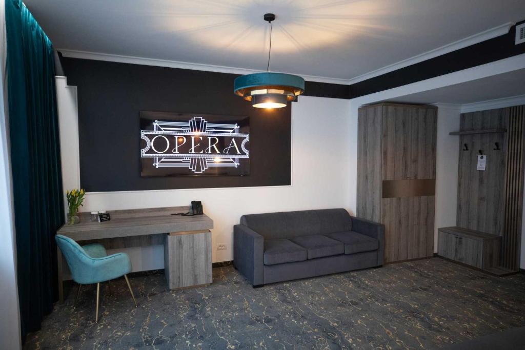 Opera Hotel - Deluxe Doppelzimmer Mit Sofa Bett