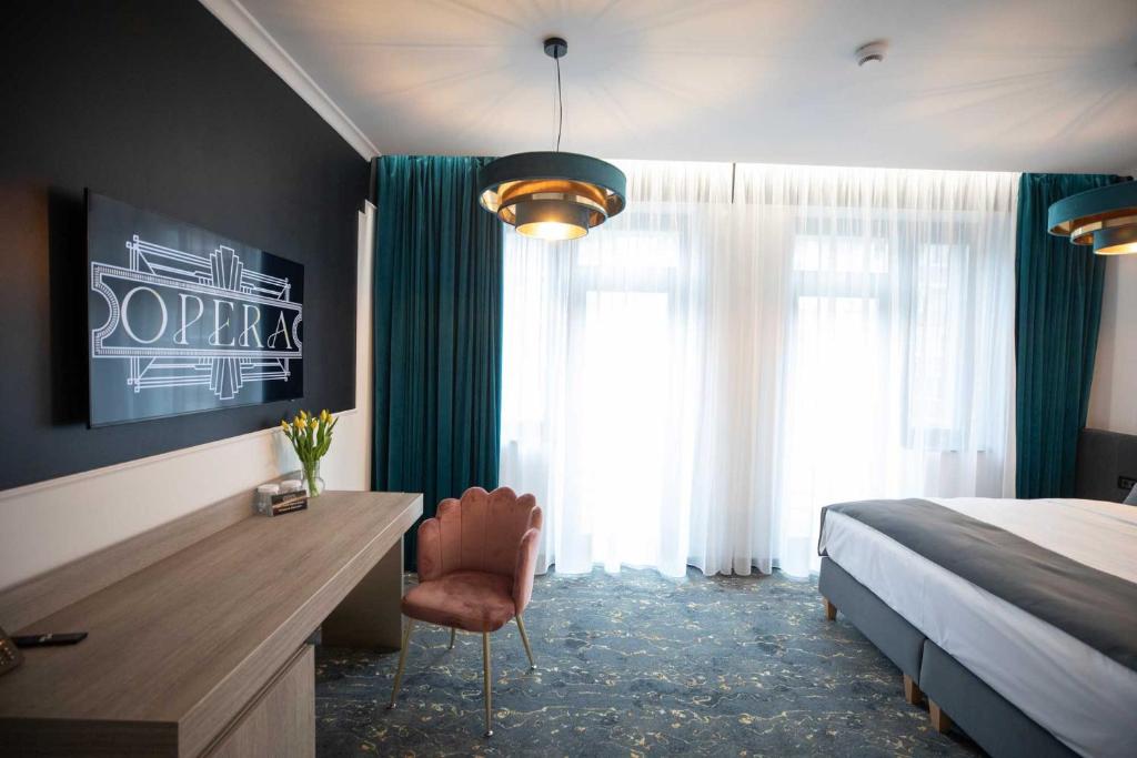 Opera Hotel - Deluxe Doppelzimmer