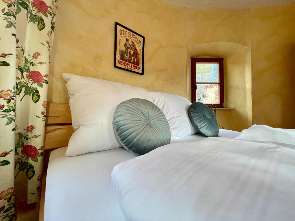 Hotel Schloss Zell - 阳台的双人间