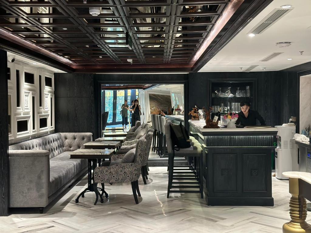 Posezení v ubytování Luxe Paradise Premium Hotel Pham Hong Thai