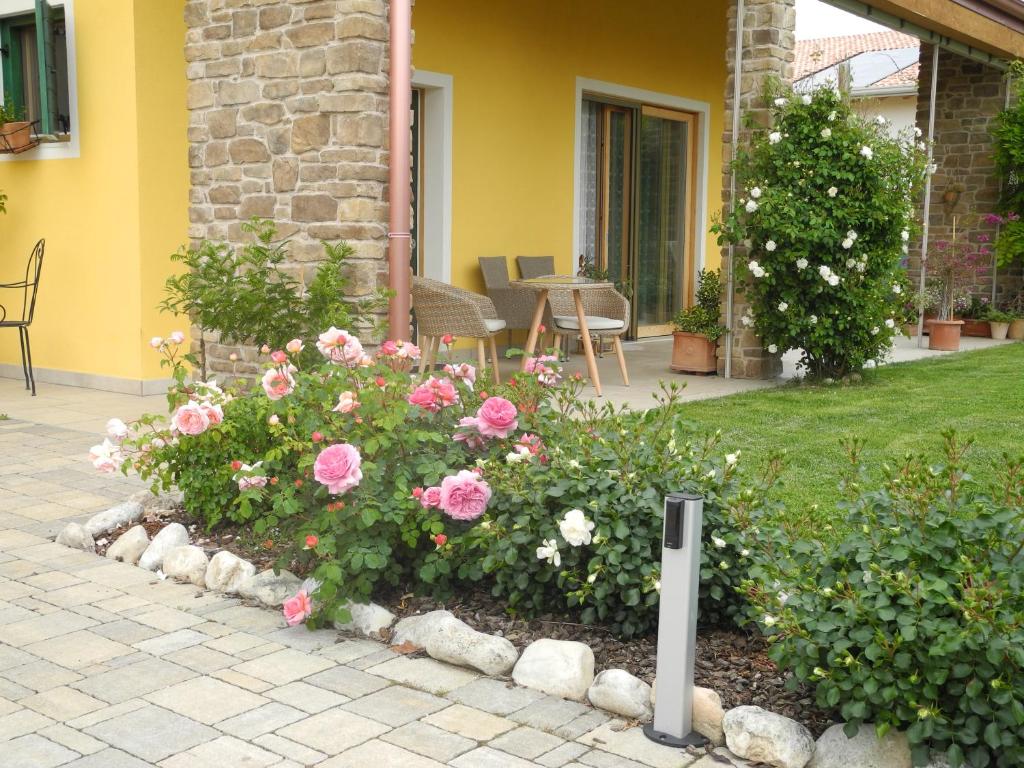 Vonkajšia záhrada v ubytovaní B&B Mimosa e Lillà