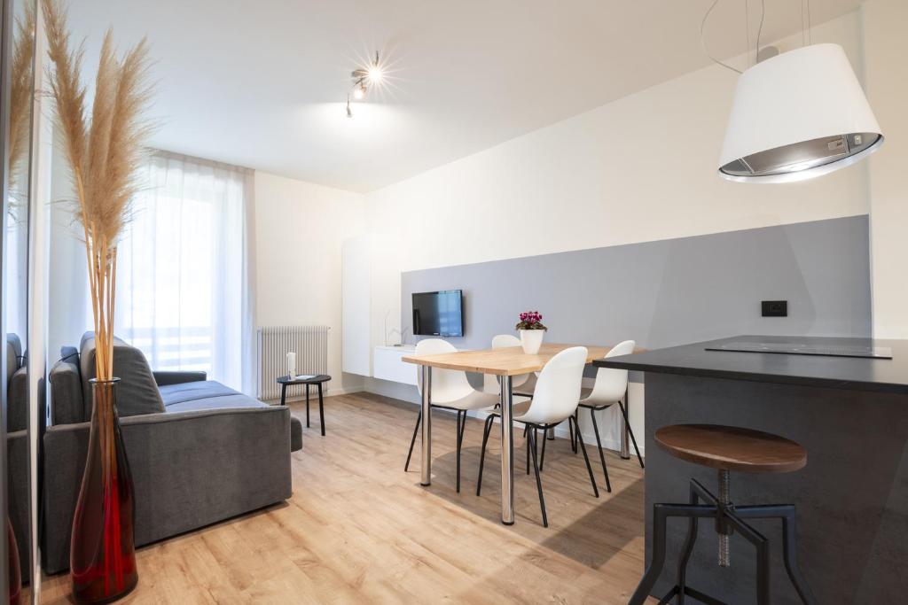 Telewizja i/lub zestaw kina domowego w obiekcie Villa Stanga - Gardaslowemotion