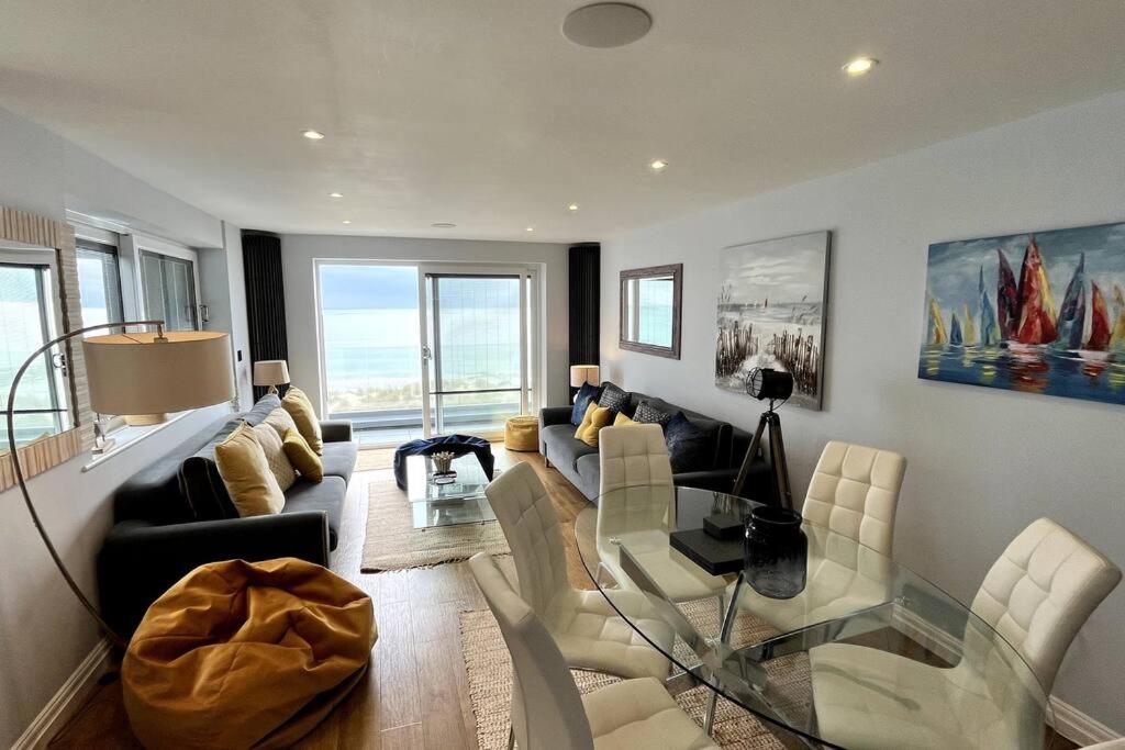 Beautiful view of Penthouse Luxury Apartments With Harbor Views