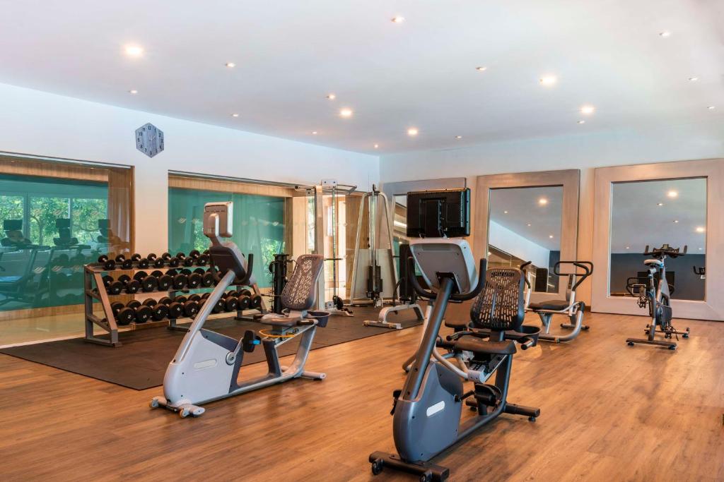 Fitness centrum a/nebo fitness zařízení v ubytování Hilton Cartagena