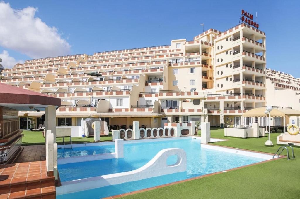 Swimmingpoolen hos eller tæt på Palm Garden 2