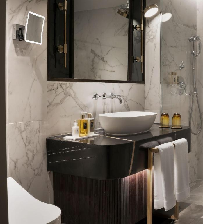 The Biltmore Mayfair - Resim 44