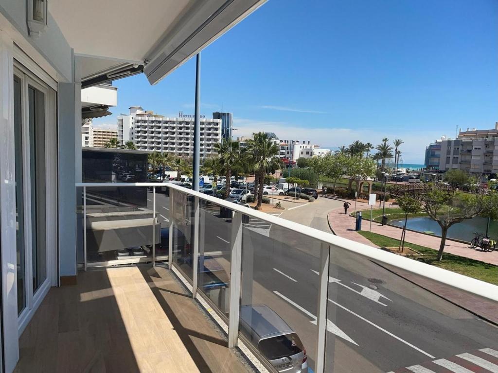 En balkon eller terrasse på Edificio Peñiscola