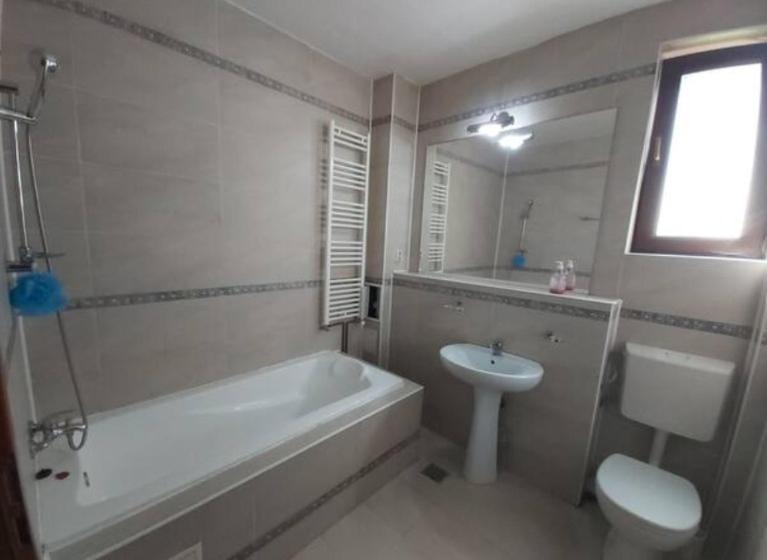 VillaWeb 9rooms - Long term business aparthotel 29 Euro per night per room, min 3months - Resim 18