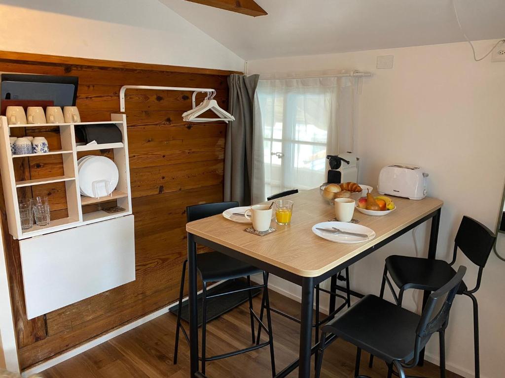 Chalet Studio Apartment with Aircon - Resim 15