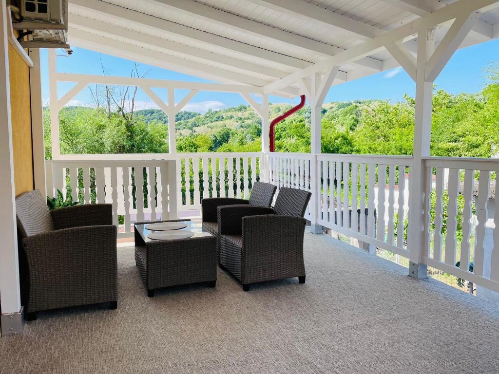 Fotografie z fotogalerie ubytování Casa Alex si Daiana v destinaci Oršava