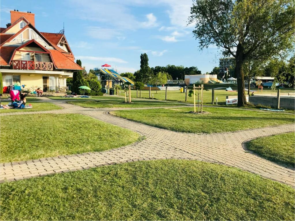 Nyár Apartman 8638 Balatonlelle, 11 Köztársaság utca kép - 1
