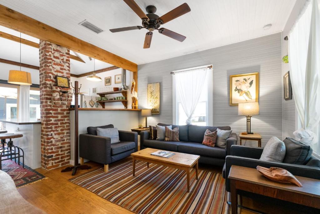 Khu vực ghế ngồi tại Cape Keepers Cottage - Lighthouse Park