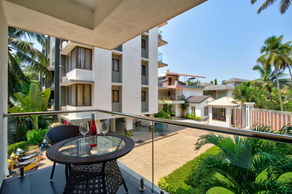 Balkón nebo terasa v ubytování Lavish 2BHK Apartment with Swimming Pool in Candolim