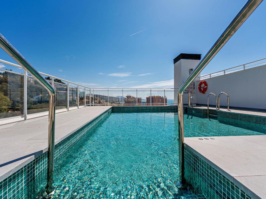 LA MALAGUETA BEACH Pool & Parking