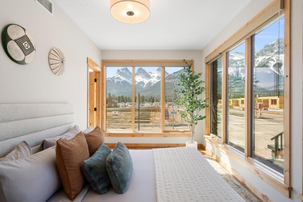 Posezení v ubytování Timberstone Condo by Canadian Rockies Vacation Rentals