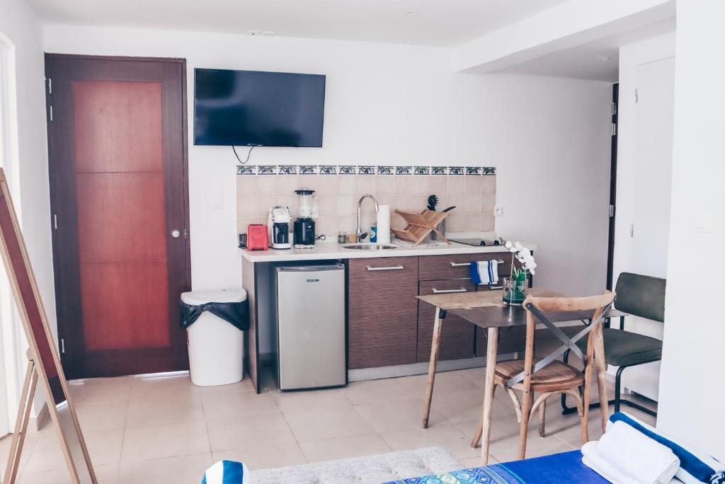 Kuchyň nebo kuchyňský kout v ubytování Joliebeachsxm