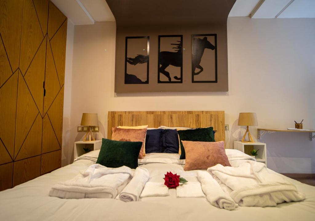 Säng eller sängar i ett rum på Cosy and stylish appartment with King Size Bed- Belvédère