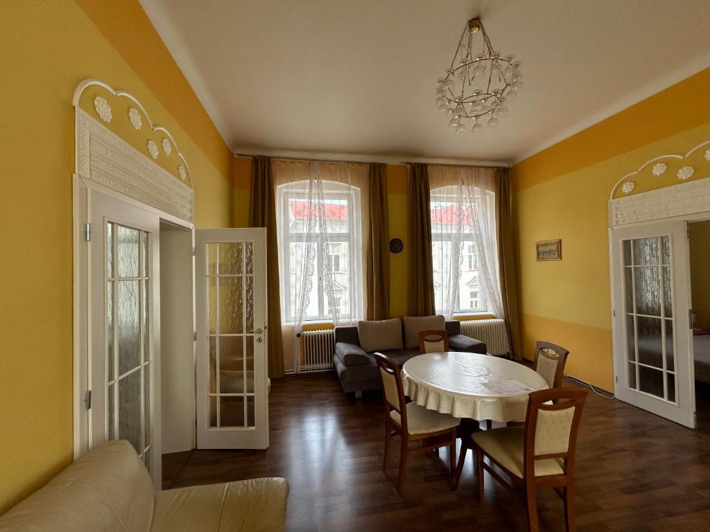 Fotografie z fotogalerie ubytování Schloss Ambras v destinaci Mariánské Lázně