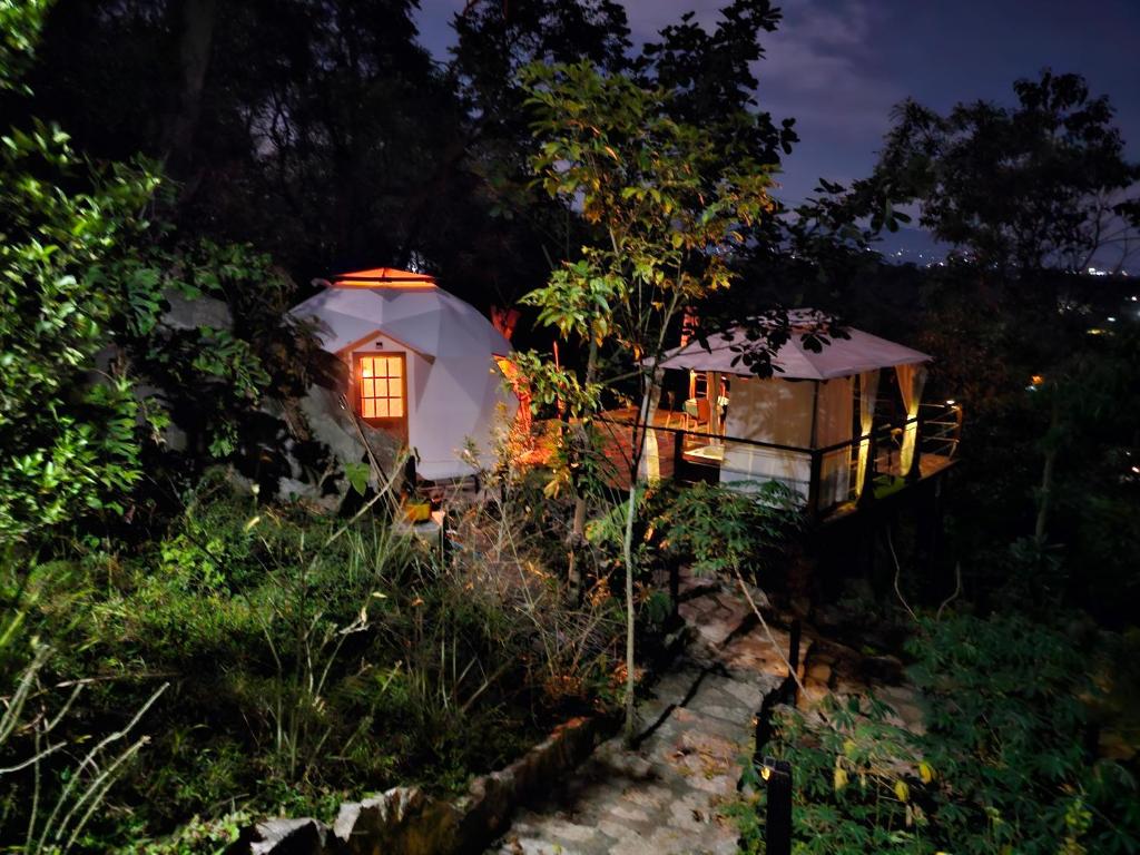 Zahrada ubytování Elementium Glamping