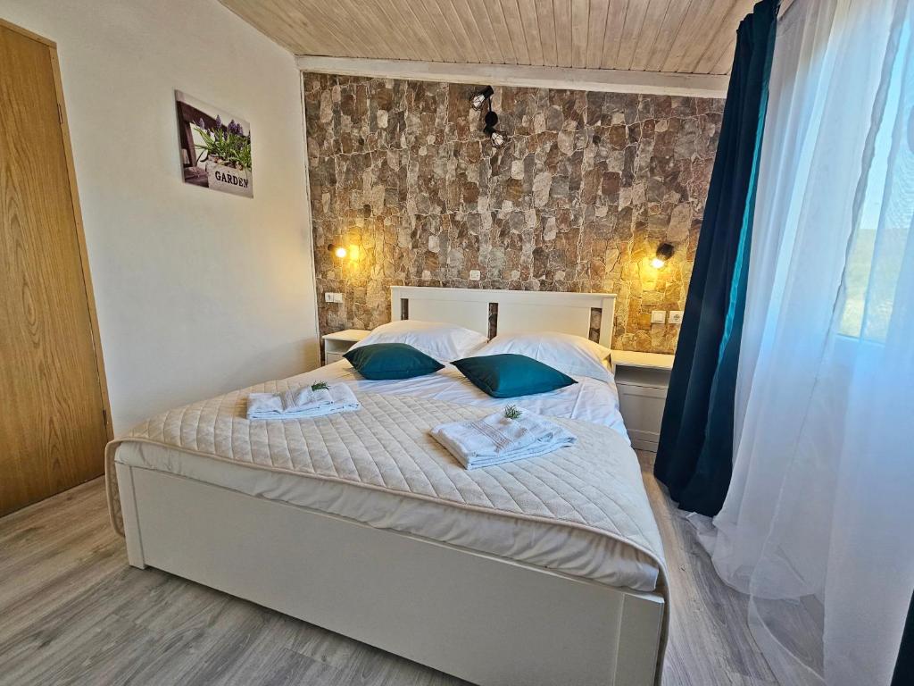 Posteľ alebo postele v izbe v ubytovaní Flamingo - House with private pool