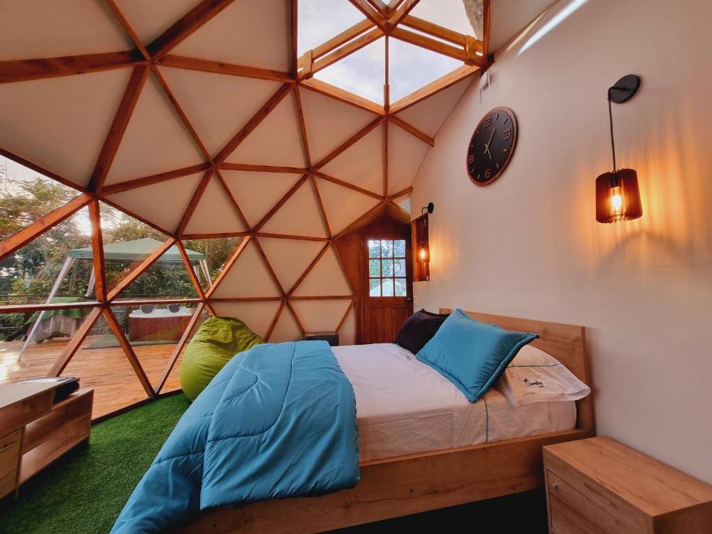 Postel nebo postele na pokoji v ubytování Elementium Glamping