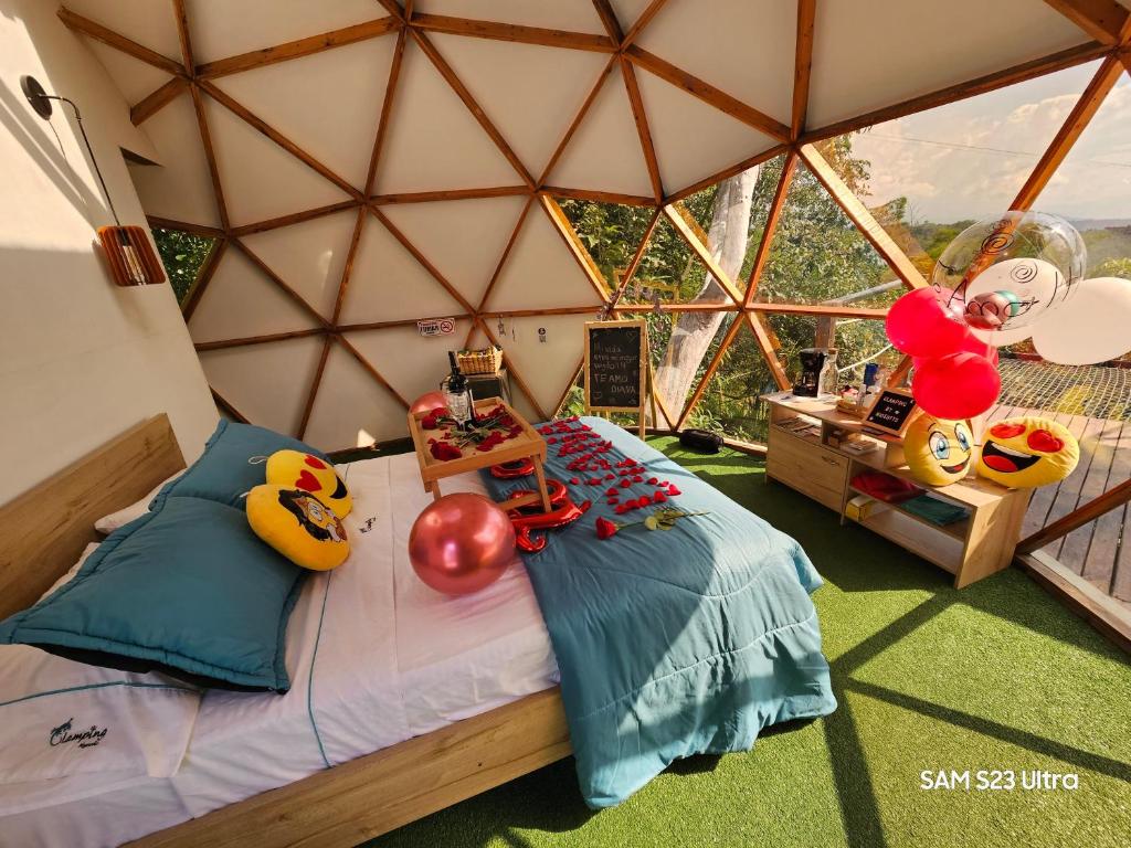 Postel nebo postele na pokoji v ubytování Elementium Glamping